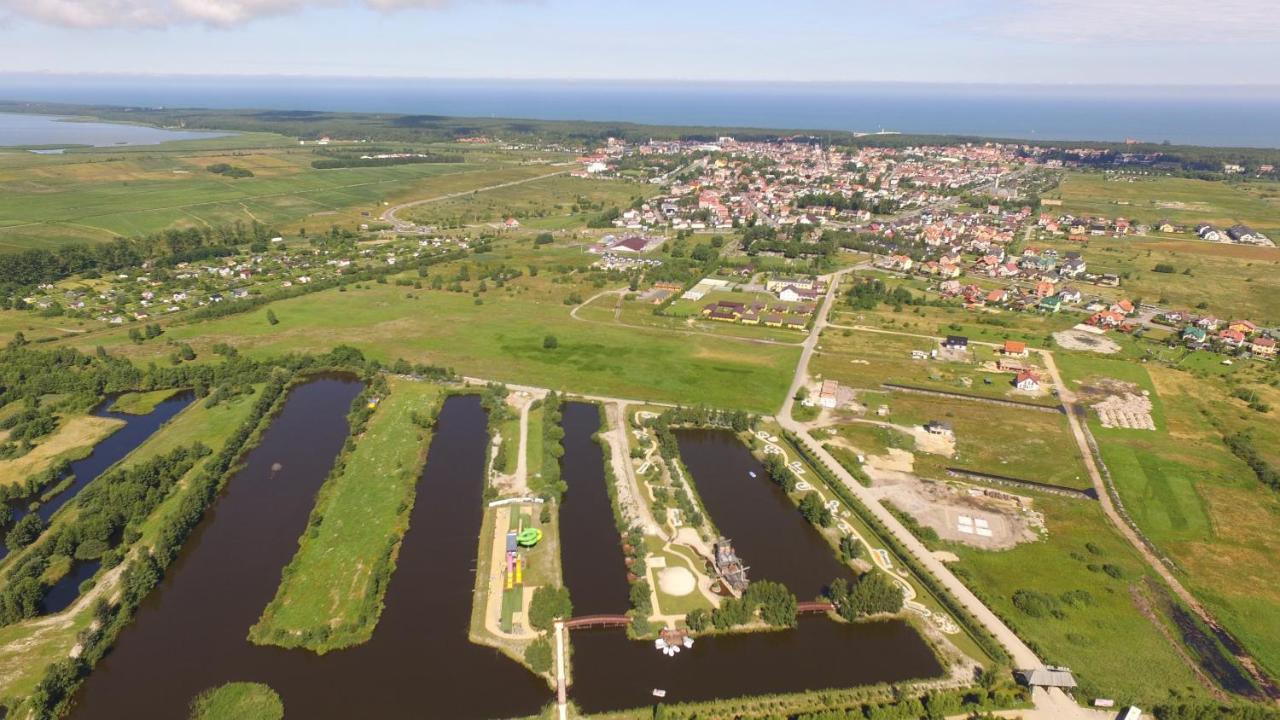 Na Fali Pokoje Goscinne Łeba Exteriör bild