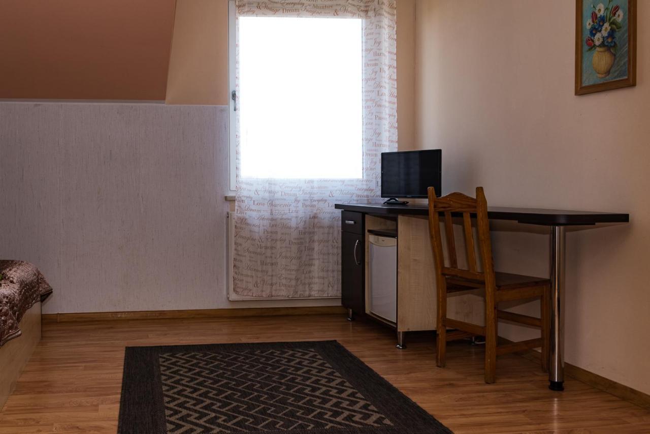 Na Fali Pokoje Goscinne Łeba Exteriör bild