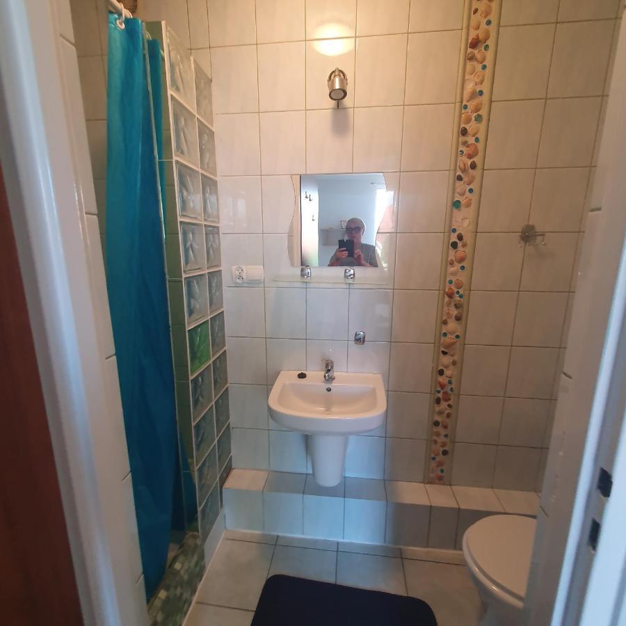 Na Fali Pokoje Goscinne Łeba Exteriör bild
