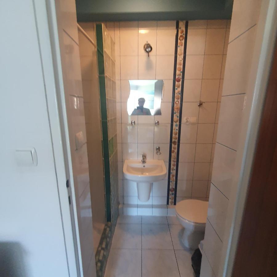 Na Fali Pokoje Goscinne Łeba Exteriör bild